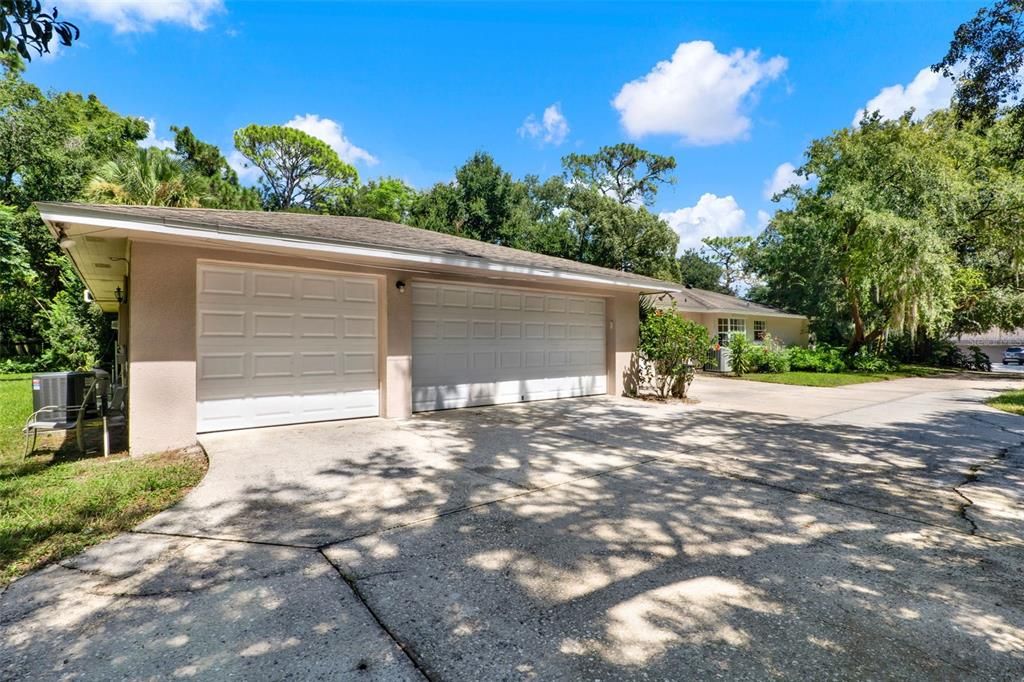 Active With Contract: $650,000 (5 beds, 3 baths, 3309 Square Feet)