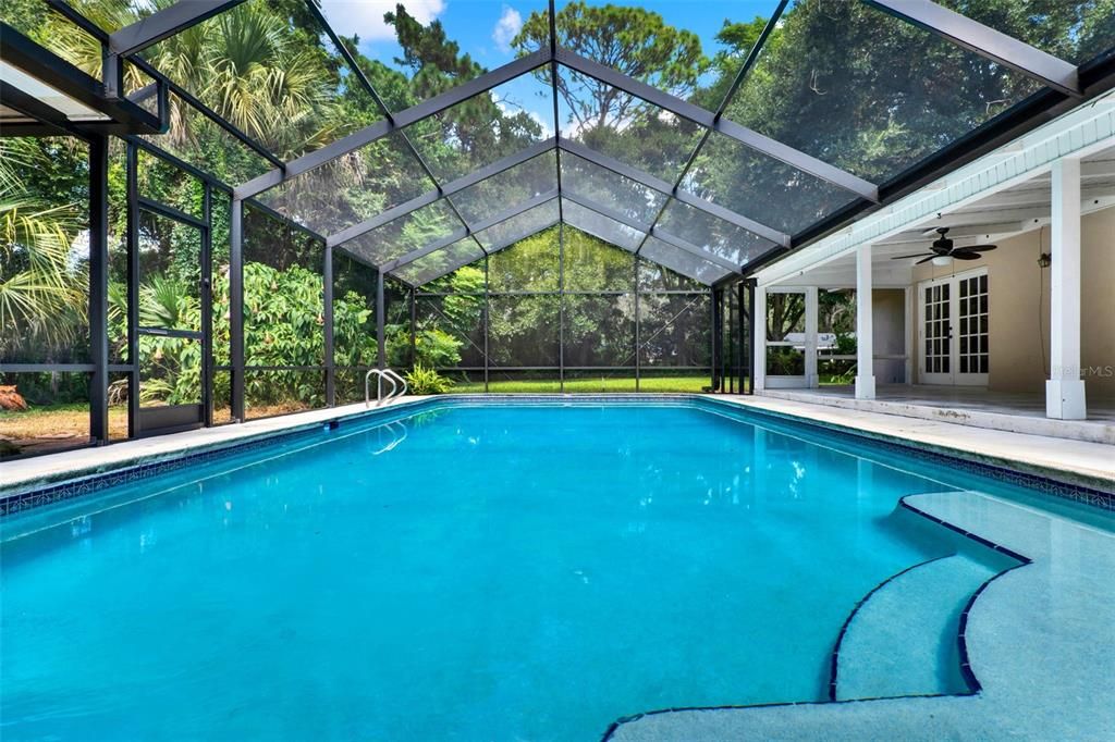 Active With Contract: $650,000 (5 beds, 3 baths, 3309 Square Feet)