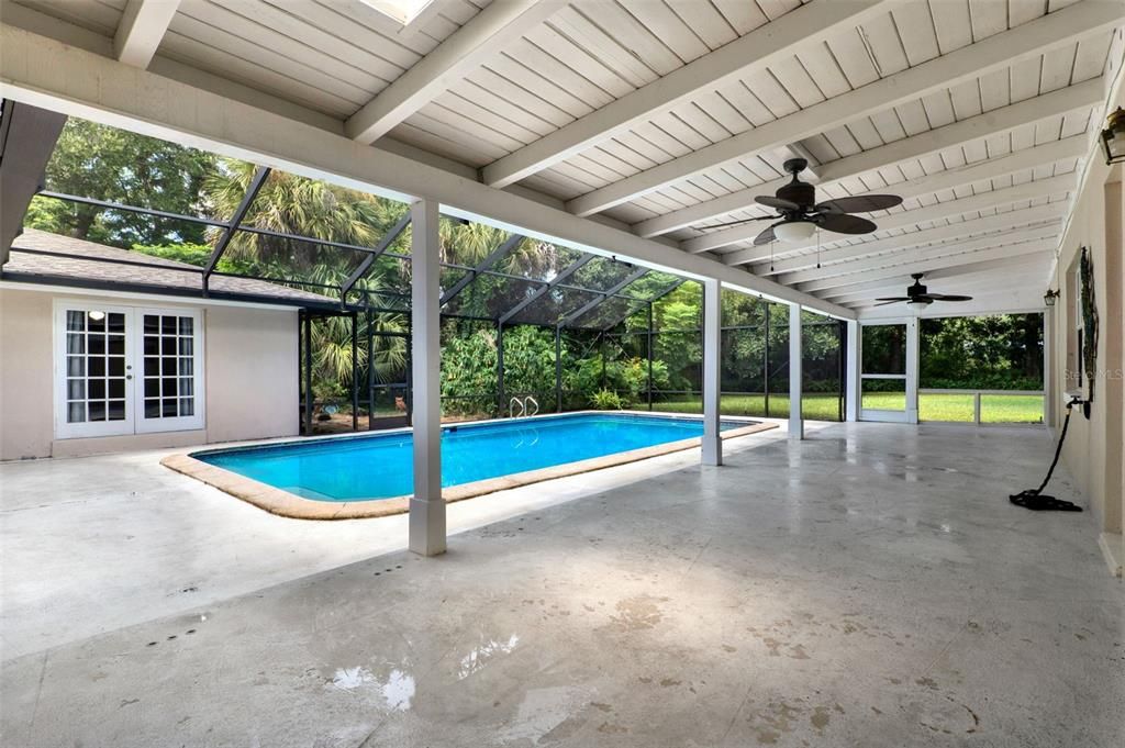 Active With Contract: $650,000 (5 beds, 3 baths, 3309 Square Feet)