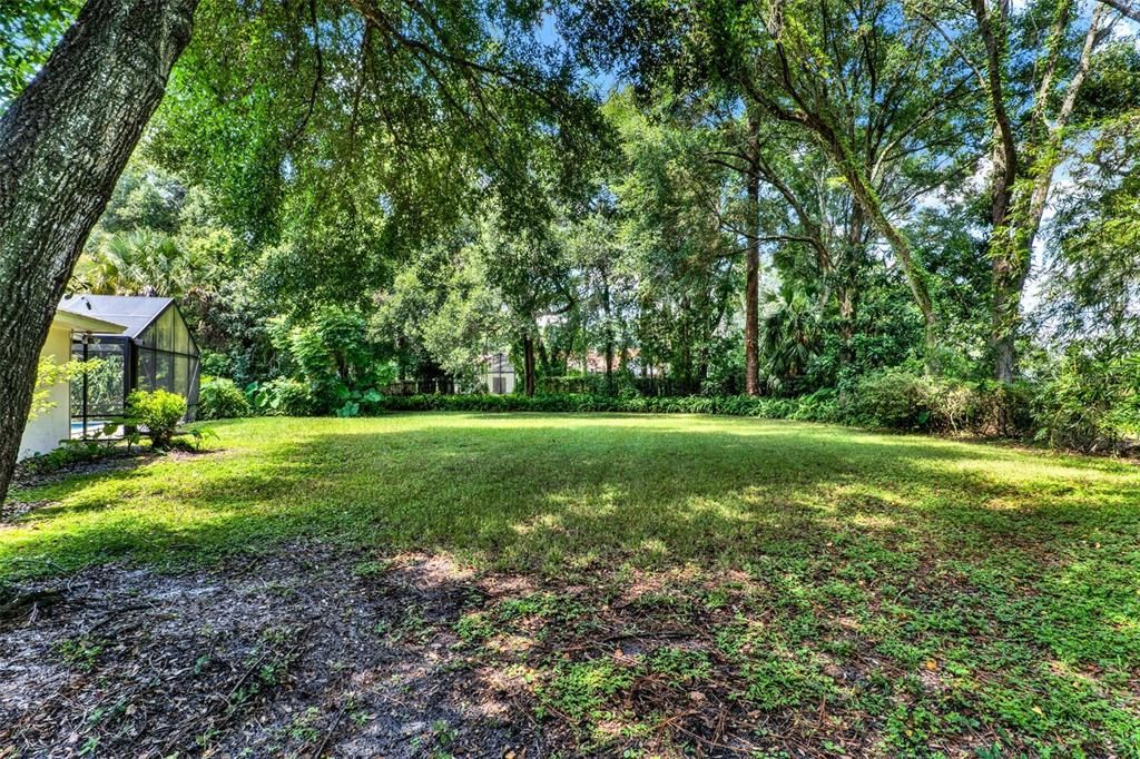 Active With Contract: $650,000 (5 beds, 3 baths, 3309 Square Feet)