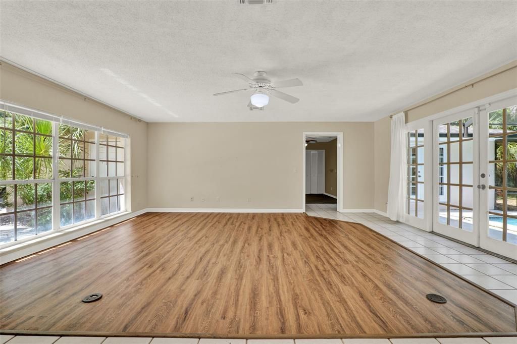 Active With Contract: $650,000 (5 beds, 3 baths, 3309 Square Feet)