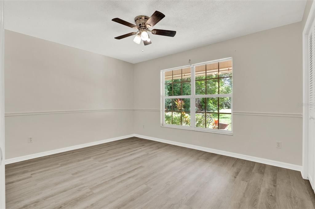 Active With Contract: $650,000 (5 beds, 3 baths, 3309 Square Feet)