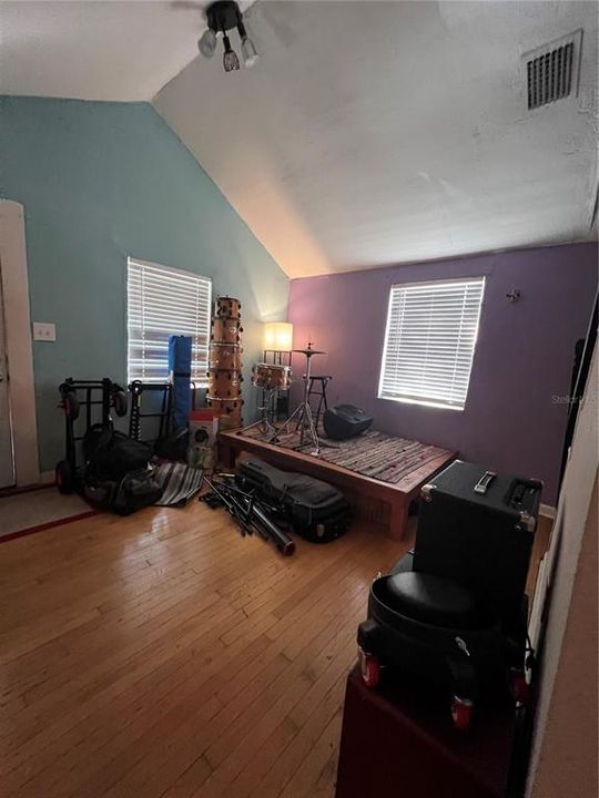 Active With Contract: $225,000 (4 beds, 2 baths, 1252 Square Feet)