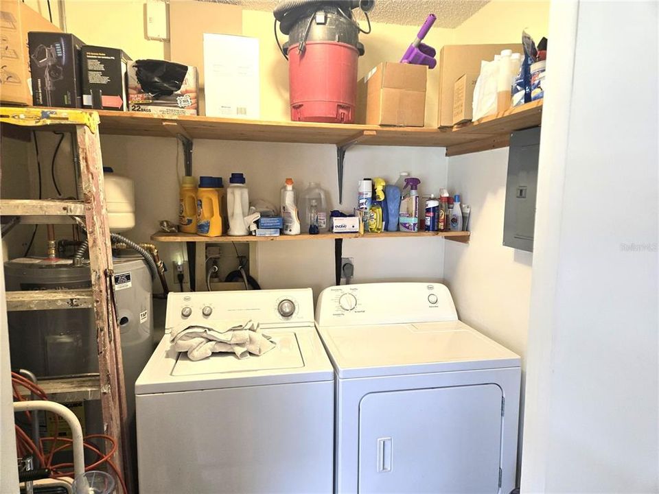 На продажу: $189,900 (2 спален, 2 ванн, 1164 Квадратных фут)