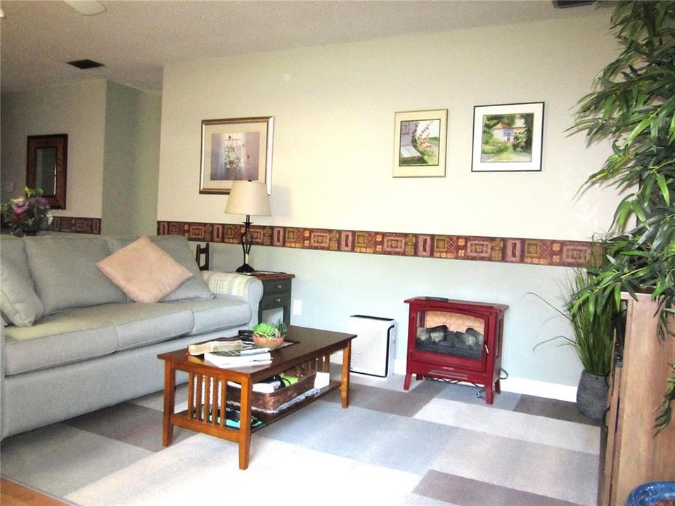 На продажу: $189,900 (2 спален, 2 ванн, 1164 Квадратных фут)