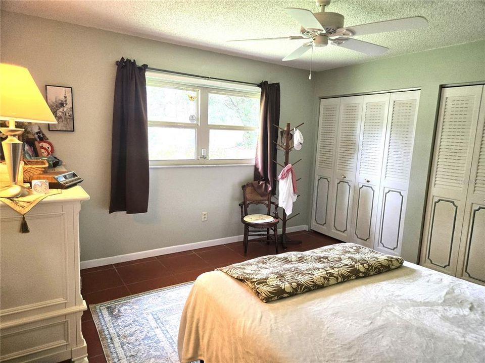 На продажу: $189,900 (2 спален, 2 ванн, 1164 Квадратных фут)