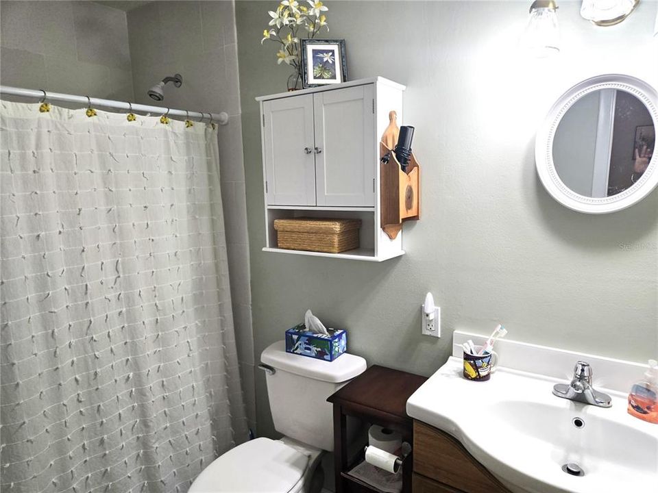 На продажу: $189,900 (2 спален, 2 ванн, 1164 Квадратных фут)