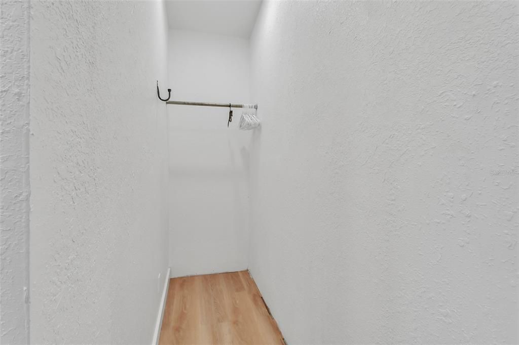 Active With Contract: $439,900 (3 beds, 2 baths, 1674 Square Feet)