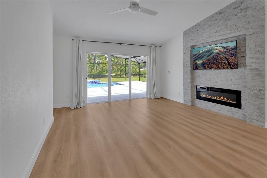 Active With Contract: $439,900 (3 beds, 2 baths, 1674 Square Feet)