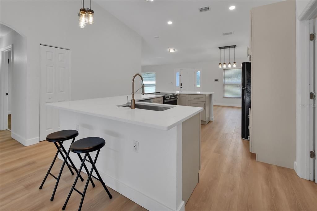 Active With Contract: $439,900 (3 beds, 2 baths, 1674 Square Feet)