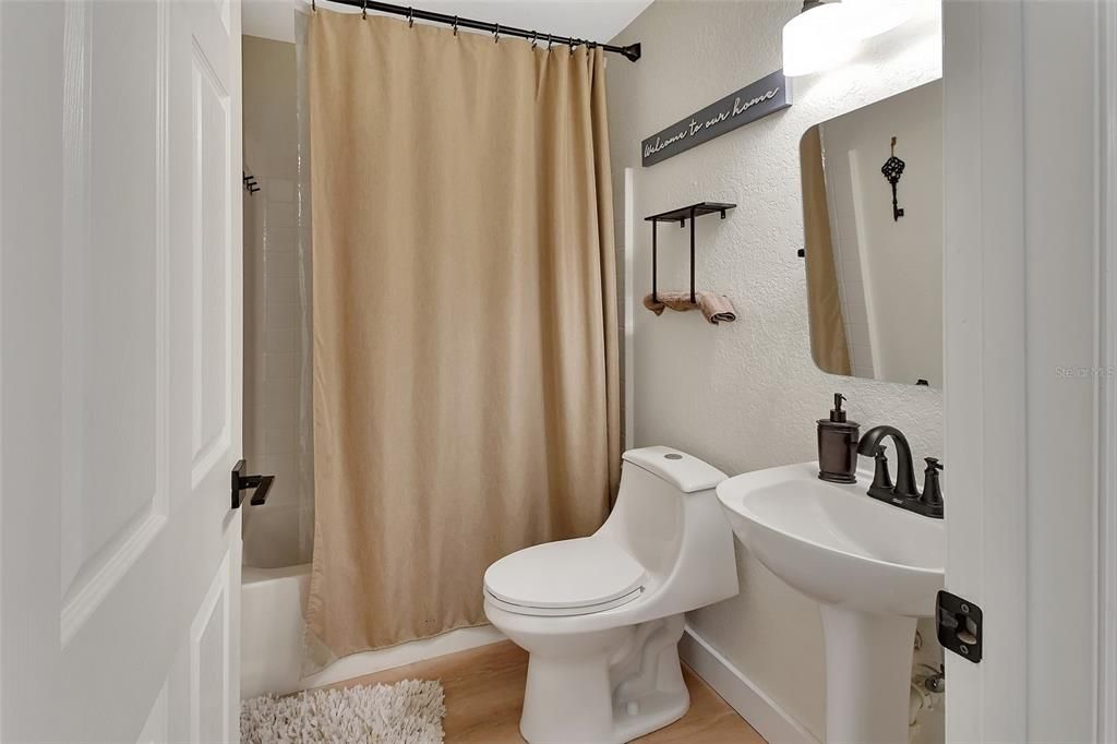 Active With Contract: $439,900 (3 beds, 2 baths, 1674 Square Feet)