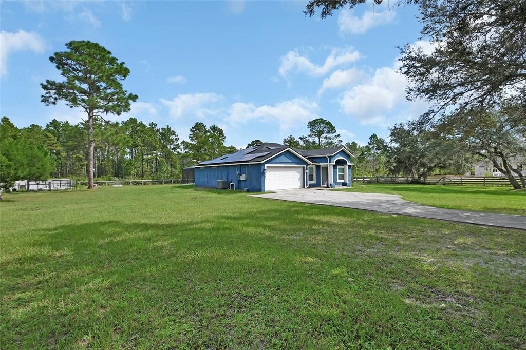 Active With Contract: $439,900 (3 beds, 2 baths, 1674 Square Feet)