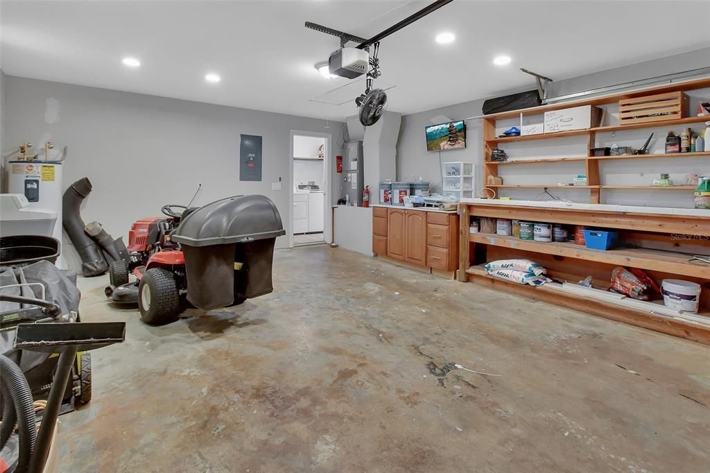 Active With Contract: $439,900 (3 beds, 2 baths, 1674 Square Feet)