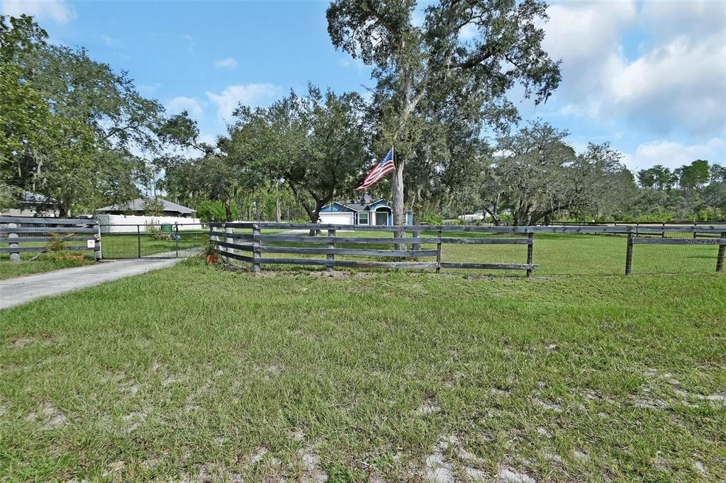 Active With Contract: $439,900 (3 beds, 2 baths, 1674 Square Feet)