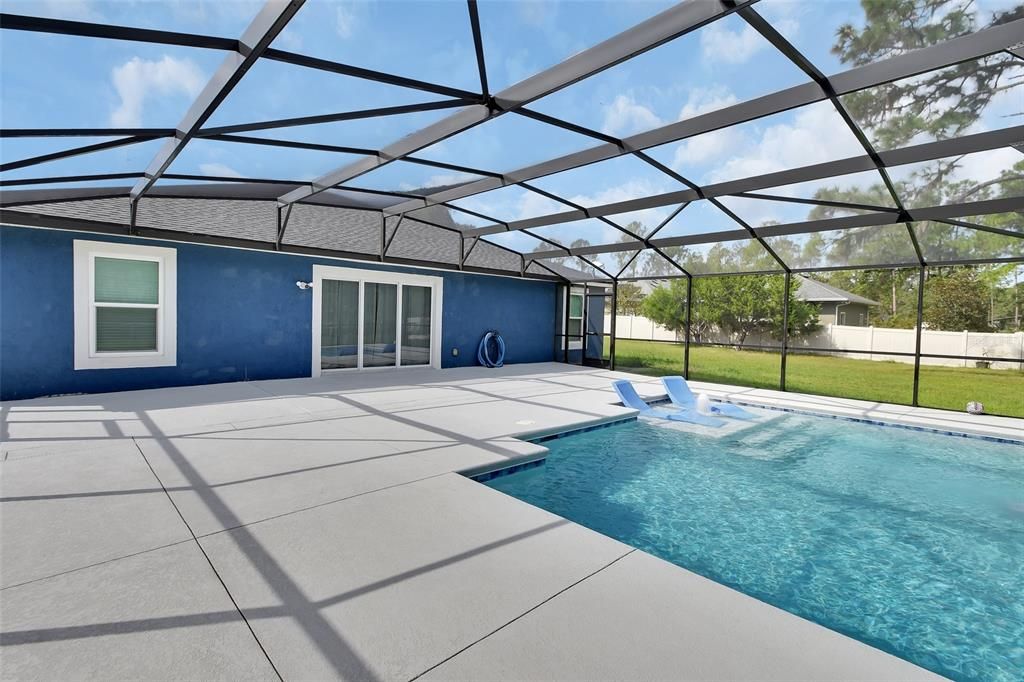 Active With Contract: $439,900 (3 beds, 2 baths, 1674 Square Feet)