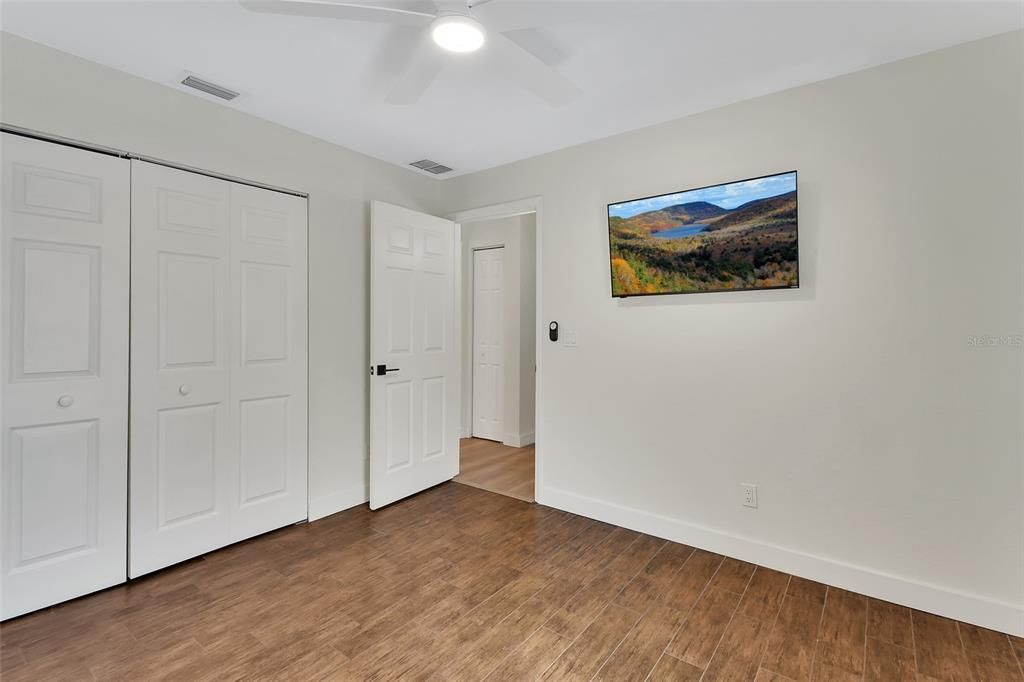 Active With Contract: $439,900 (3 beds, 2 baths, 1674 Square Feet)