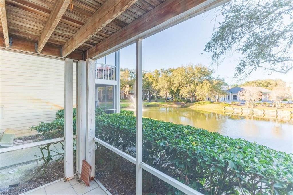 合同活跃: $139,900 (1 贝兹, 1 浴室, 738 平方英尺)