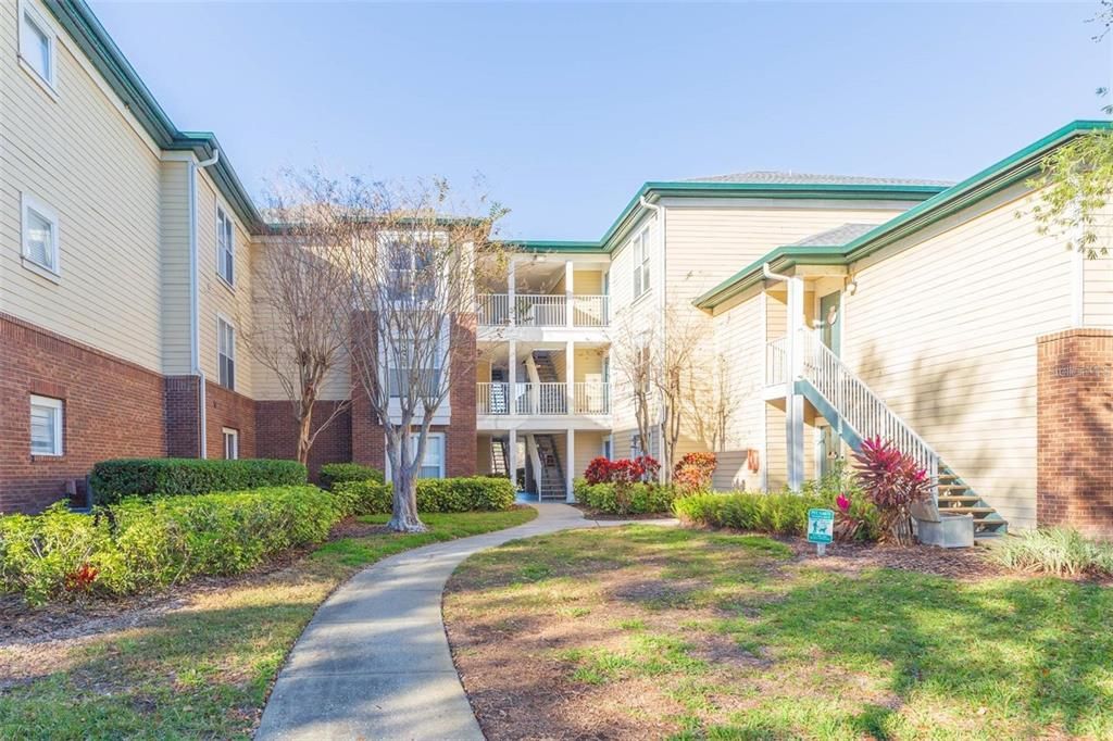 合同活跃: $139,900 (1 贝兹, 1 浴室, 738 平方英尺)