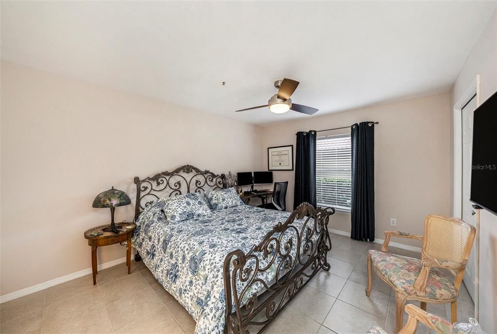 Activo con contrato: $259,000 (2 camas, 2 baños, 1107 Pies cuadrados)