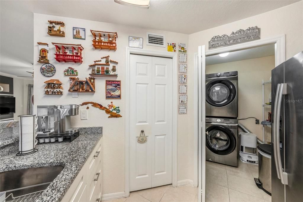 Activo con contrato: $259,000 (2 camas, 2 baños, 1107 Pies cuadrados)