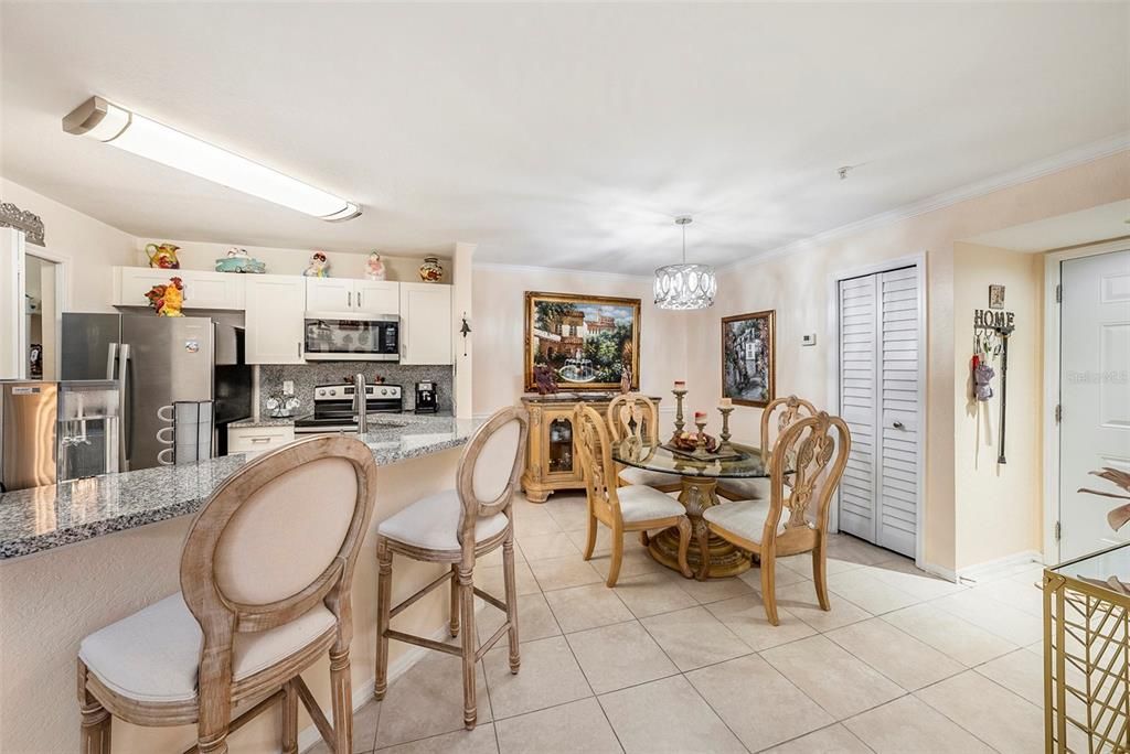 Activo con contrato: $259,000 (2 camas, 2 baños, 1107 Pies cuadrados)