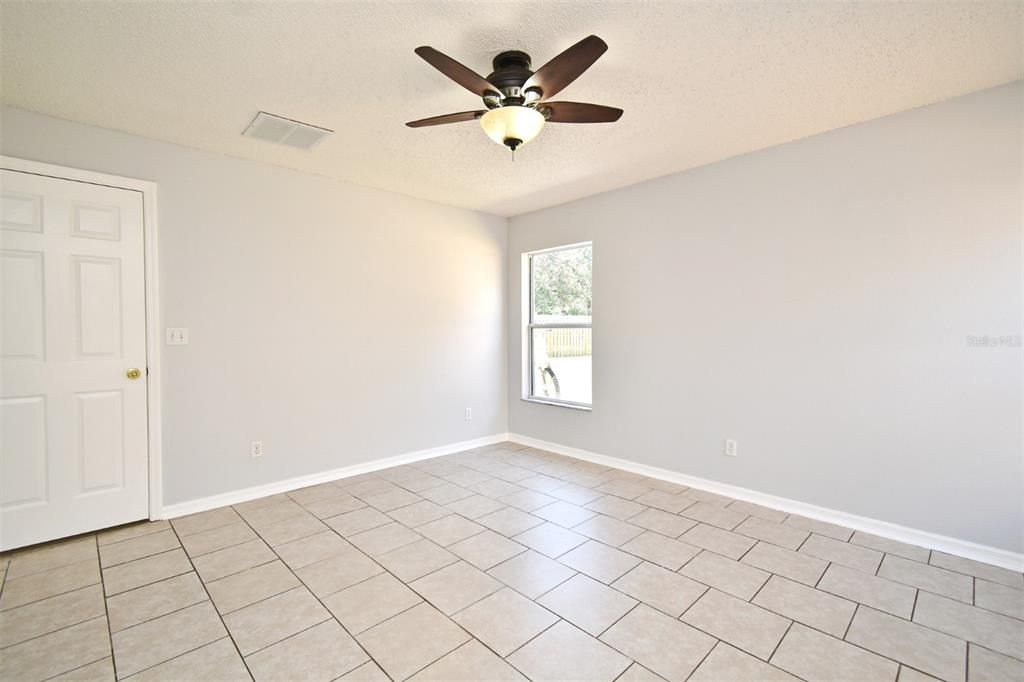 Active With Contract: $324,900 (3 beds, 2 baths, 1610 Square Feet)