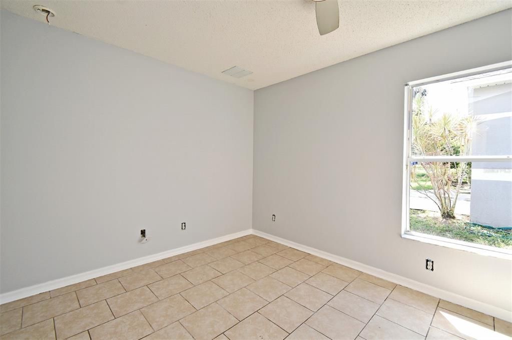 Active With Contract: $324,900 (3 beds, 2 baths, 1610 Square Feet)