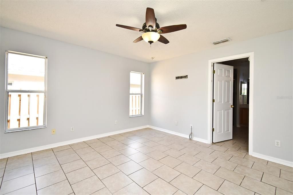 Active With Contract: $324,900 (3 beds, 2 baths, 1610 Square Feet)