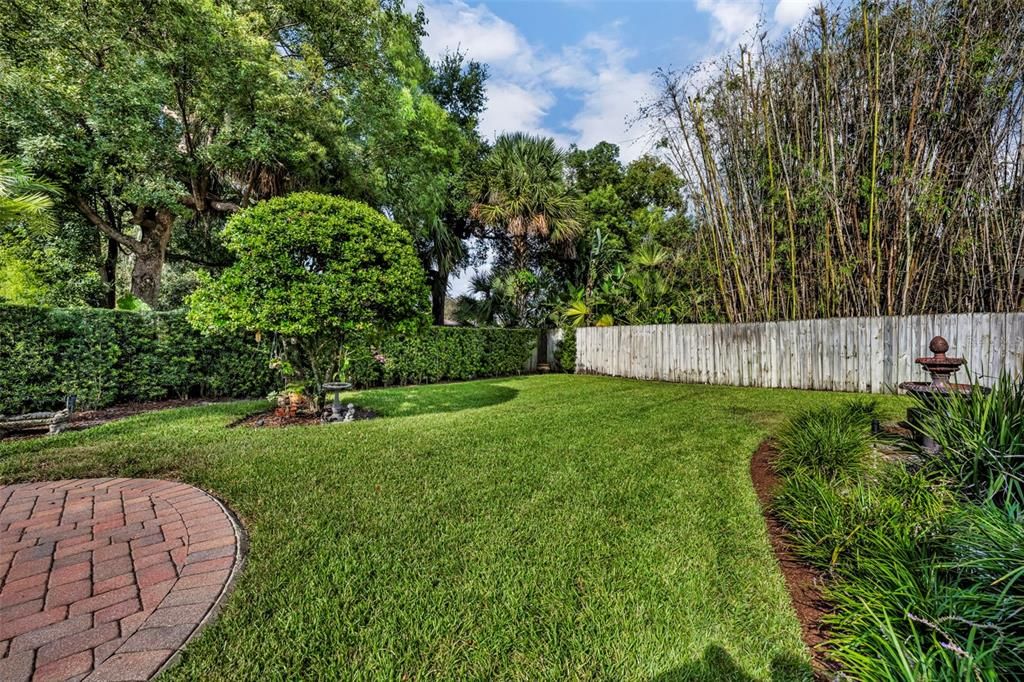 合同活跃: $1,699,999 (4 贝兹, 3 浴室, 2749 平方英尺)