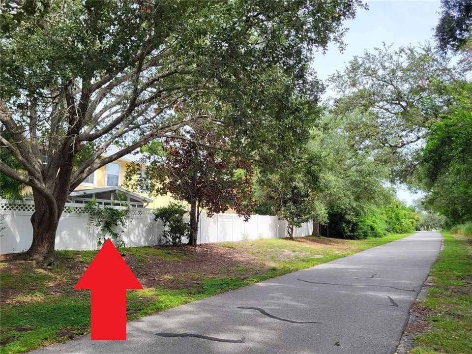 Под контрактом: $389,900 (3 спален, 2 ванн, 1596 Квадратных фут)