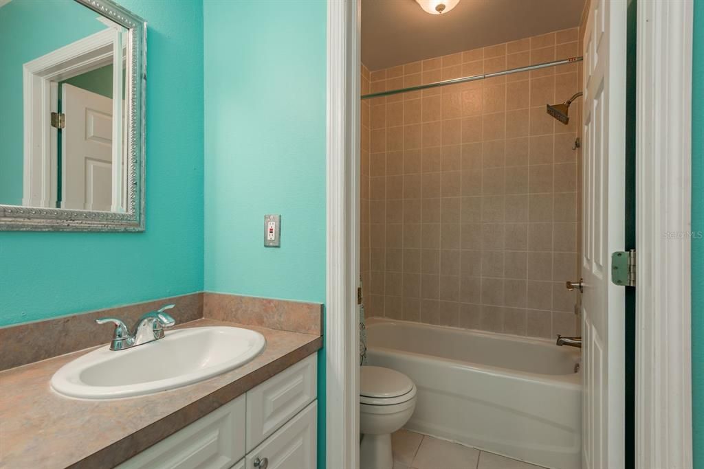 Под контрактом: $389,900 (3 спален, 2 ванн, 1596 Квадратных фут)