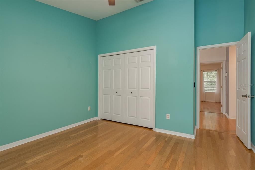 Под контрактом: $389,900 (3 спален, 2 ванн, 1596 Квадратных фут)