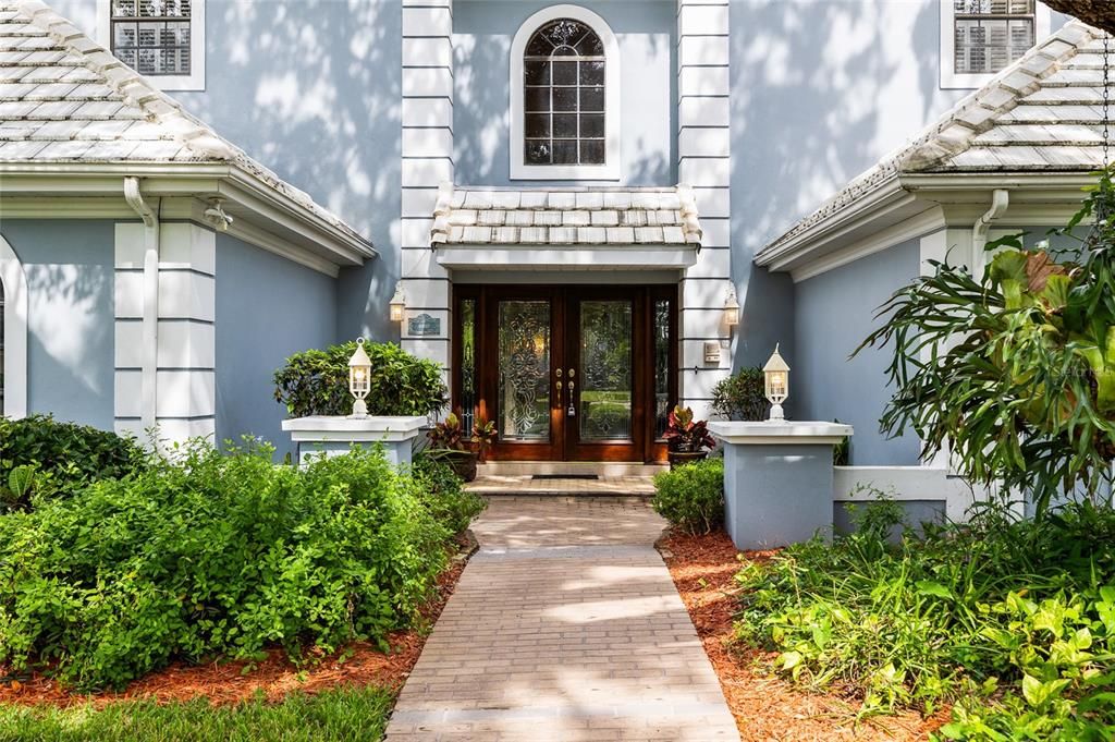 合同活跃: $924,000 (4 贝兹, 3 浴室, 3698 平方英尺)