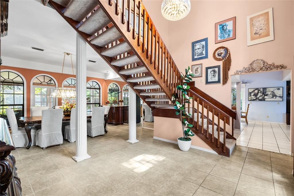 合同活跃: $924,000 (4 贝兹, 3 浴室, 3698 平方英尺)