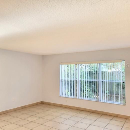 For Rent: $1,999 (4 beds, 2 baths, 2496 Square Feet)