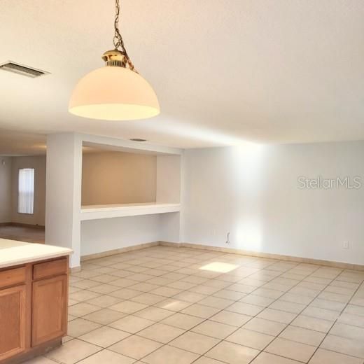 For Rent: $1,999 (4 beds, 2 baths, 2496 Square Feet)