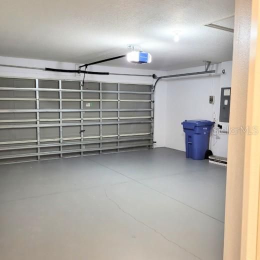 For Rent: $1,999 (4 beds, 2 baths, 2496 Square Feet)