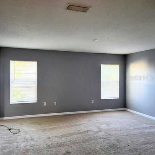 For Rent: $1,999 (4 beds, 2 baths, 2496 Square Feet)