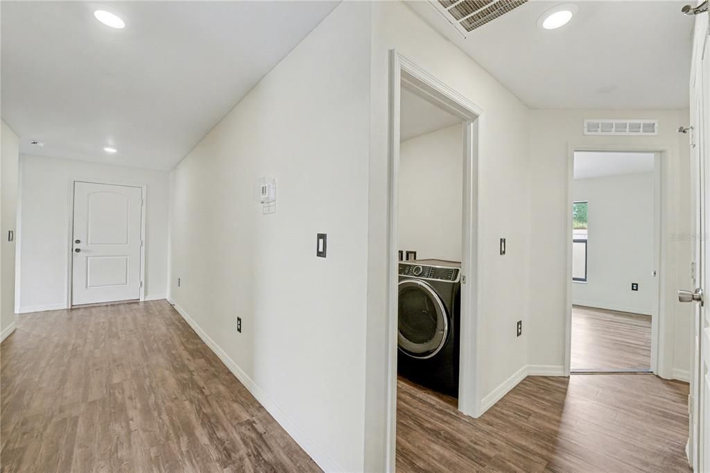 For Sale: $324,900 (5 beds, 3 baths, 1954 Square Feet)