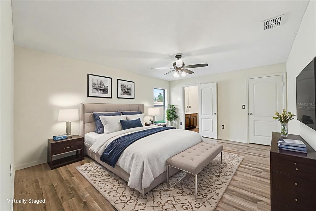 For Sale: $324,900 (5 beds, 3 baths, 1954 Square Feet)