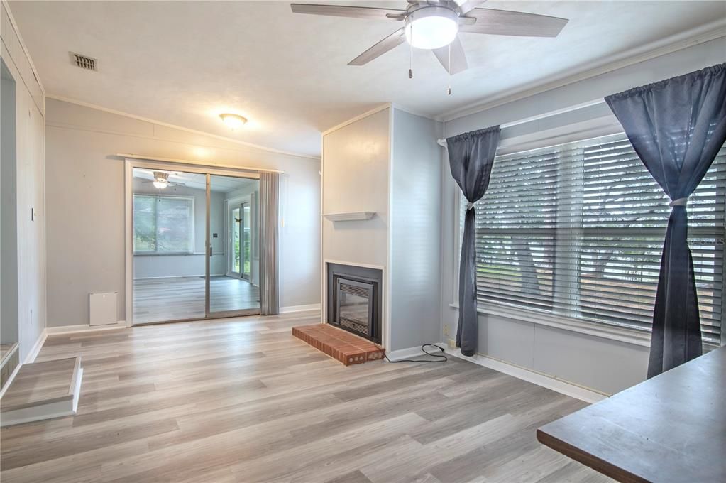 For Sale: $299,000 (3 beds, 1 baths, 1800 Square Feet)