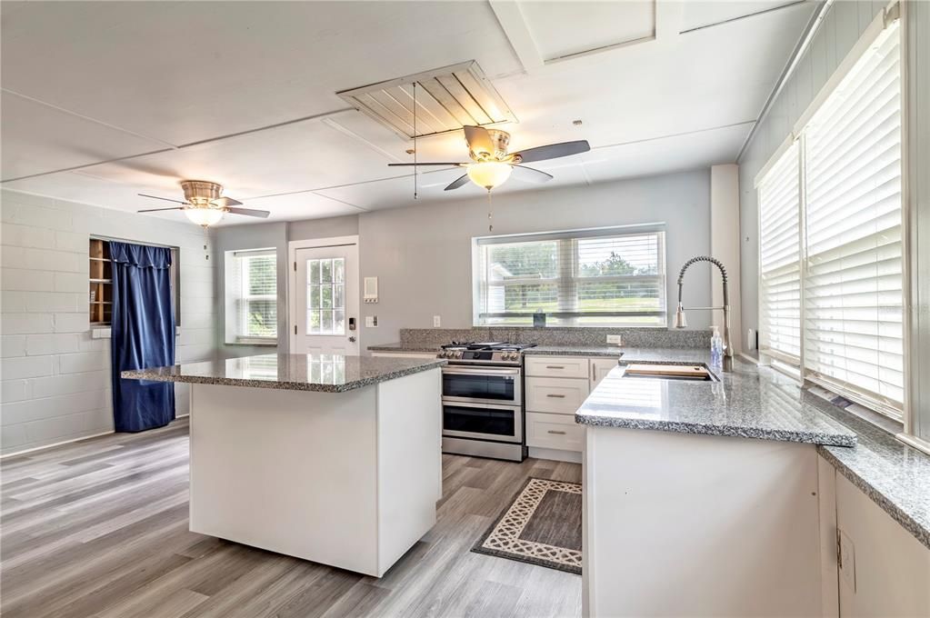 For Sale: $299,000 (3 beds, 1 baths, 1800 Square Feet)