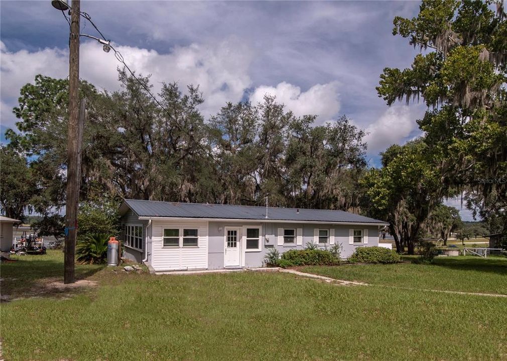 For Sale: $299,000 (3 beds, 1 baths, 1800 Square Feet)