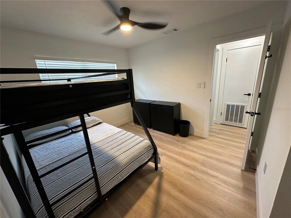 For Rent: $1,850 (2 beds, 1 baths, 742 Square Feet)