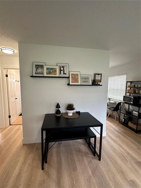 For Rent: $1,850 (2 beds, 1 baths, 742 Square Feet)