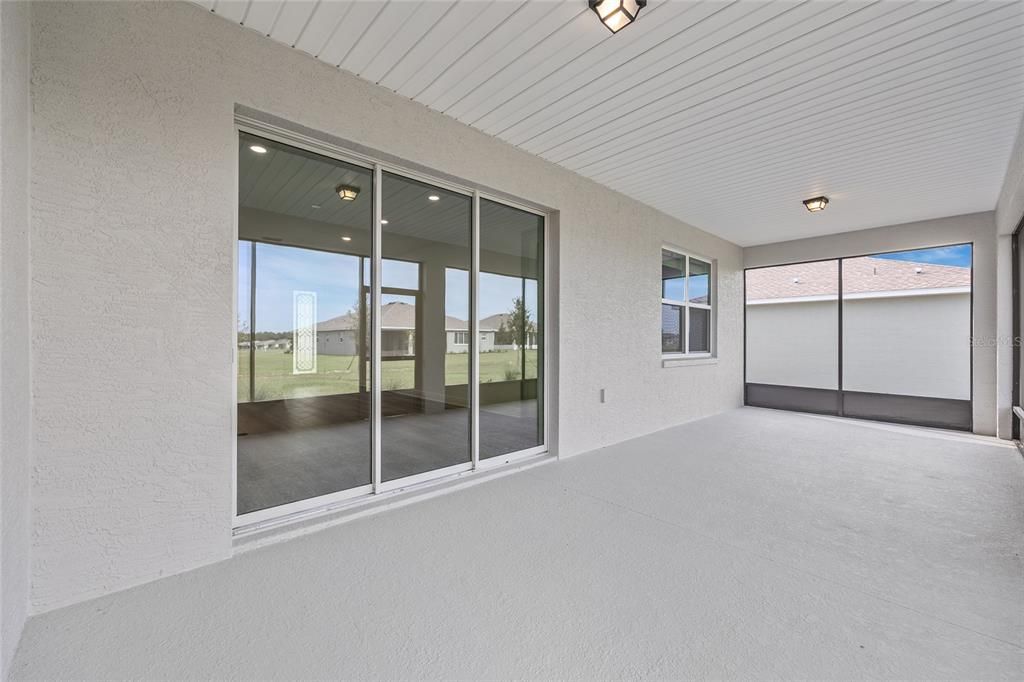 Activo con contrato: $370,000 (2 camas, 2 baños, 1718 Pies cuadrados)