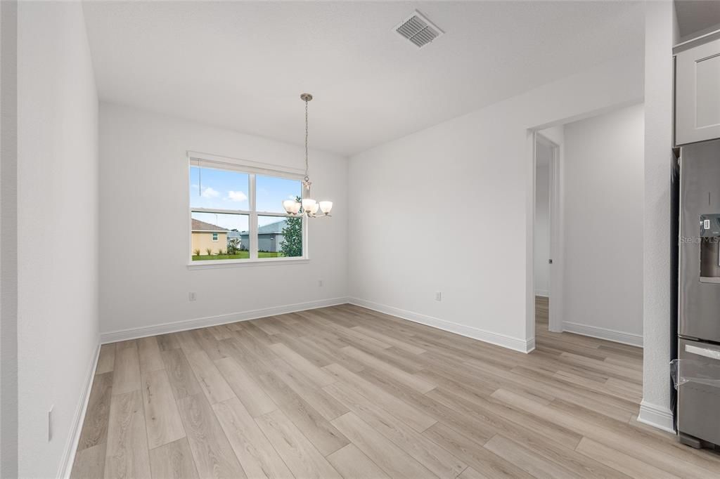 Activo con contrato: $370,000 (2 camas, 2 baños, 1718 Pies cuadrados)