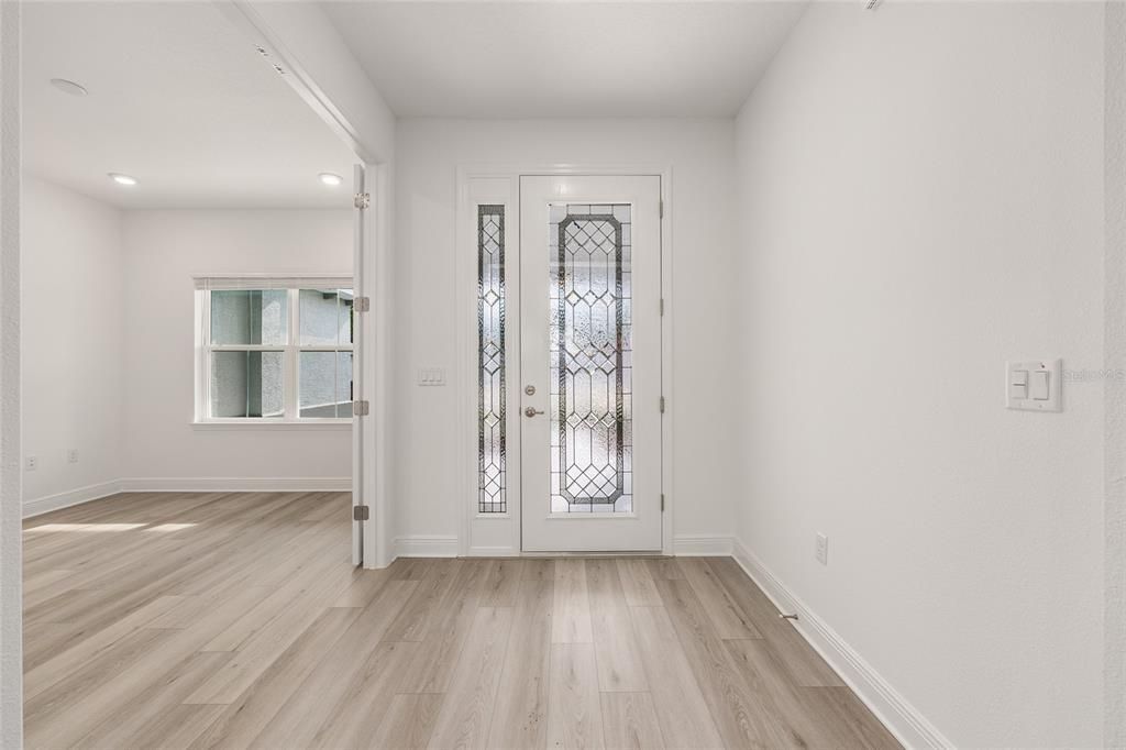 Activo con contrato: $370,000 (2 camas, 2 baños, 1718 Pies cuadrados)