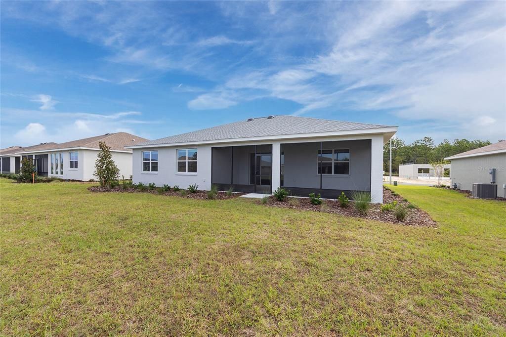 Activo con contrato: $370,000 (2 camas, 2 baños, 1718 Pies cuadrados)