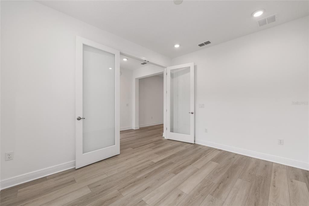 Activo con contrato: $370,000 (2 camas, 2 baños, 1718 Pies cuadrados)